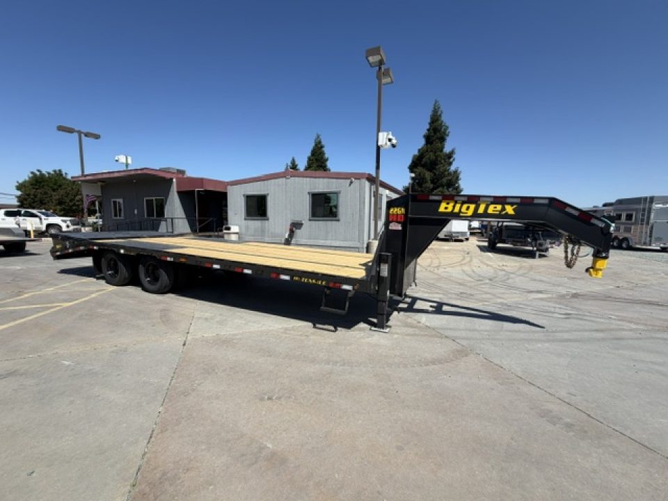 New 2026 Big Tex Trailers 22GN-25D5A-MR 8.5FT X 25FT 23.9K GVW TA-D Equipment Trailer
