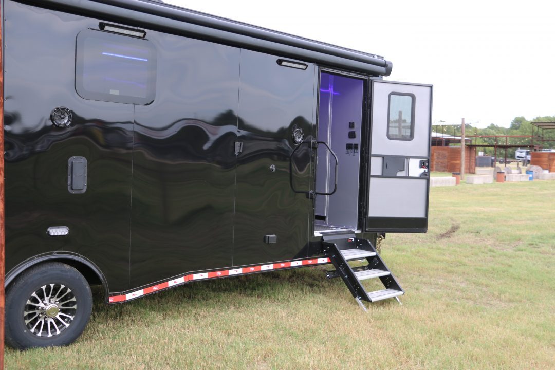 New 2026 Cargo Mate 8.5' X 32' HYBRID ENCLOSED TRAILER W/ LIVING QUARTERS