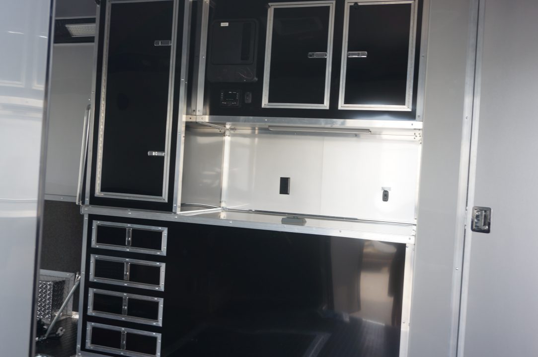 New 2026 Cargo Mate 32ft Eliminator - SS Racer's Pkg w/ Bath/Shower