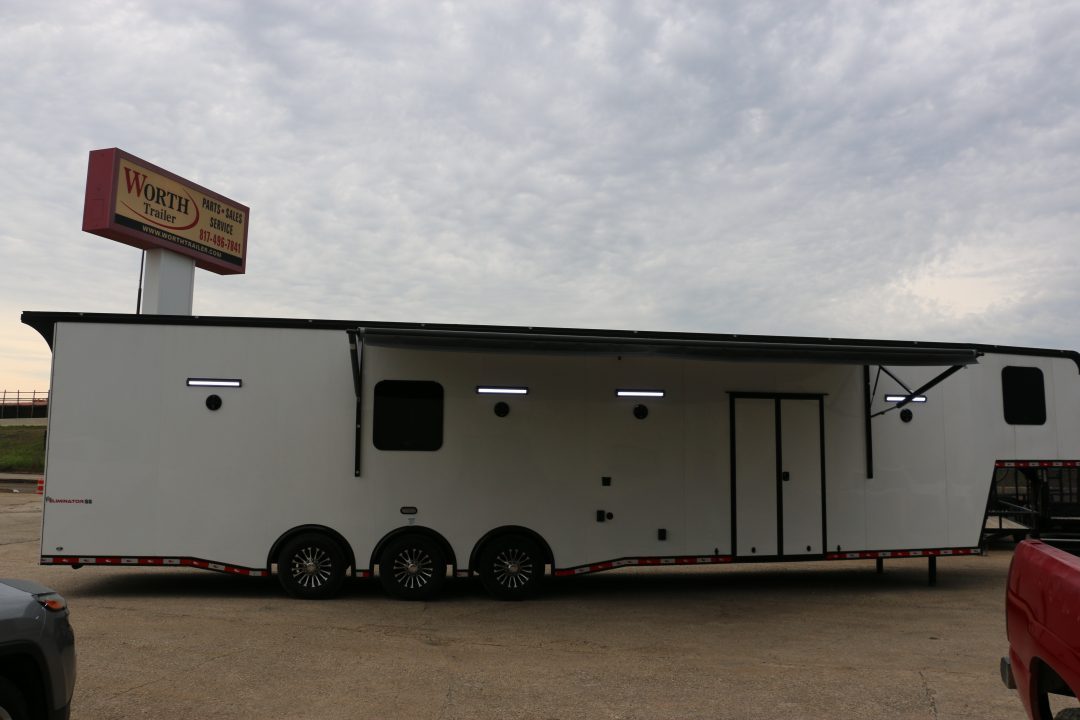 New 2026 Cargo Mate 8.5 X 44 ELIMINATOR SS RACE TRAILER W/ BATH, BED AND MUCH MORE