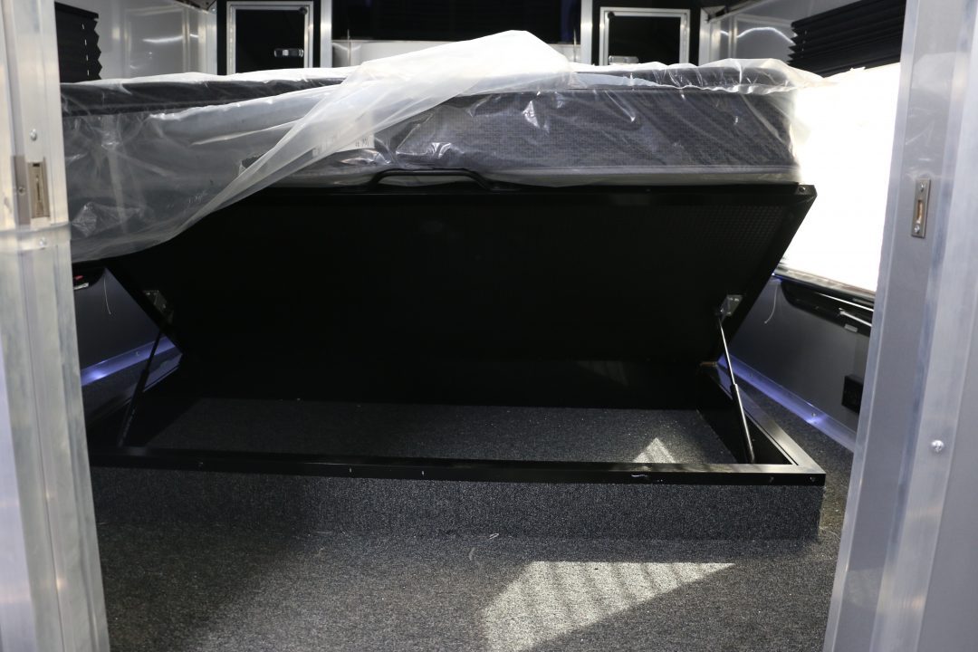 New 2025 Cargo Mate 8.5'X44' GOOSENECK RACECAR TRAILER