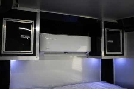 New 2025 Cargo Mate 8.5'X44' GOOSENECK RACECAR TRAILER
