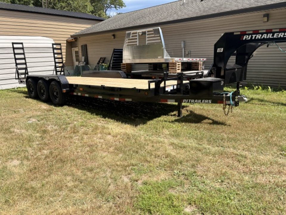 New 2027 PJ TRAILERS 83" x 24' CC Tri- Axle Equipment Trailer