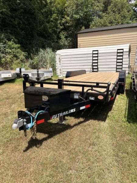New 2027 PJ TRAILERS 83" x 24' CC Tri- Axle Equipment Trailer