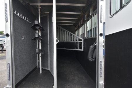 New 2026 Merhow Trailers Bronco 7300 Horse Trailer