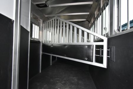 New 2026 Merhow Trailers Bronco 7300 Horse Trailer