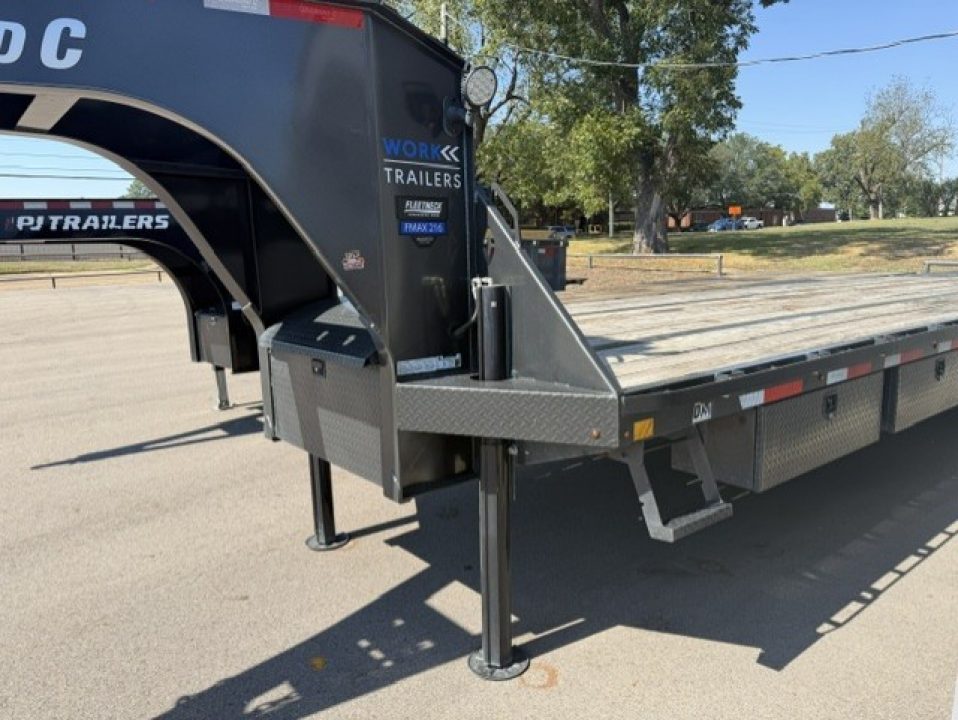 Used 2025 Diamond C Trailers FMAX216HDT 2.0 - PA Equipment Trailer