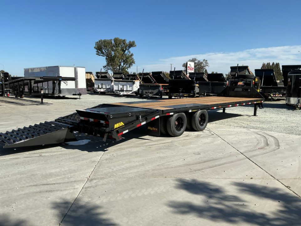New 2027 Big Tex Trailers 25GN-30D5A-MR 8.5FT X 30FT 25.9K GVW TA-D Equipment Trailer
