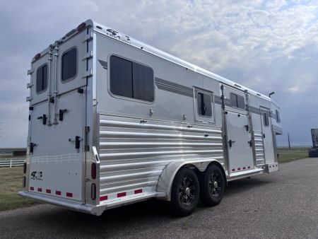 New 2027 4-Star Trailers 2 + 1 Horse Trailer
