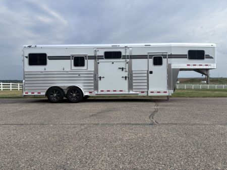 New 2027 4-Star Trailers 2 + 1 Horse Trailer