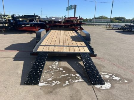 New 2027 Iron Bull ECB 83"X18' Car Hauler