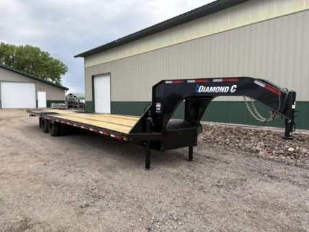 New 2027 35' Diamond C FMAX212 Gooseneck Trailer - Hyd Dove