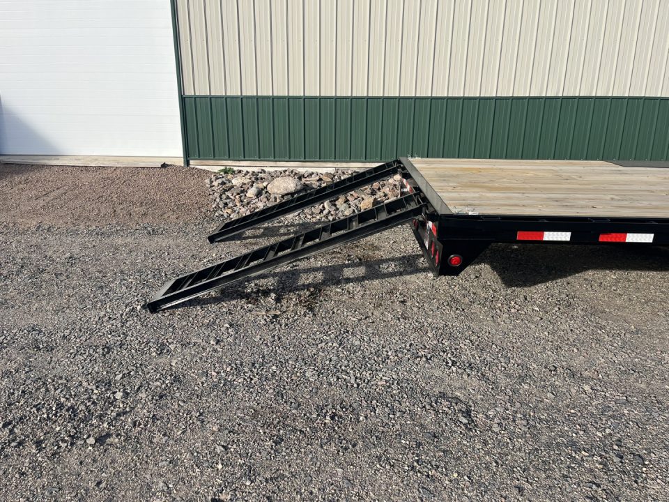 New 2027 24' - 14k PJ 8" I-beam Deckover Trailer