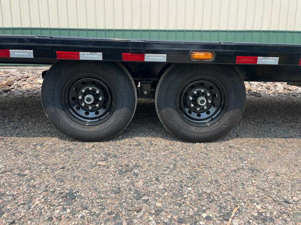 New 2027 22' 14k PJ Deckover Tilt Trailer - Hyd Jack