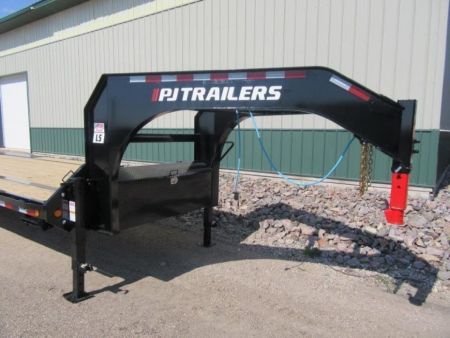 New 2027 30' PJ Low-Pro Triple Axle Gooseneck Flatbed Trailer