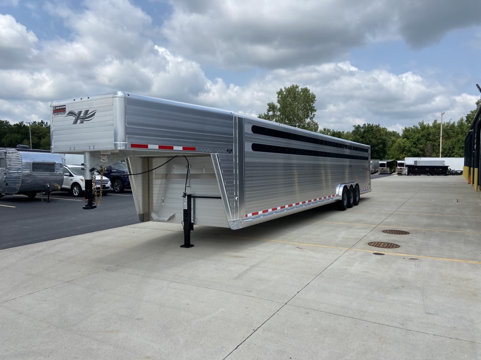 8×40 Horse Livestock Trailer
