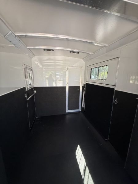 New 2027 Cimarron Trailers Norstar 2+1 Warmblood Horse Trailer