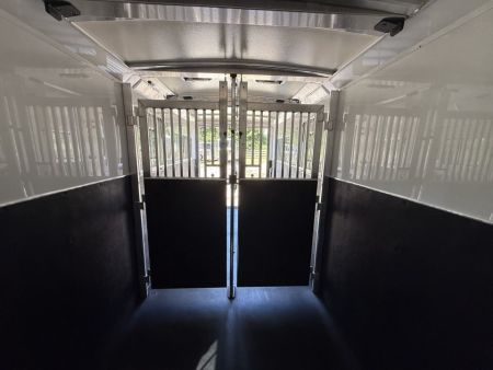 New 2027 Cimarron Trailers Norstar 2+1 Warmblood Horse Trailer