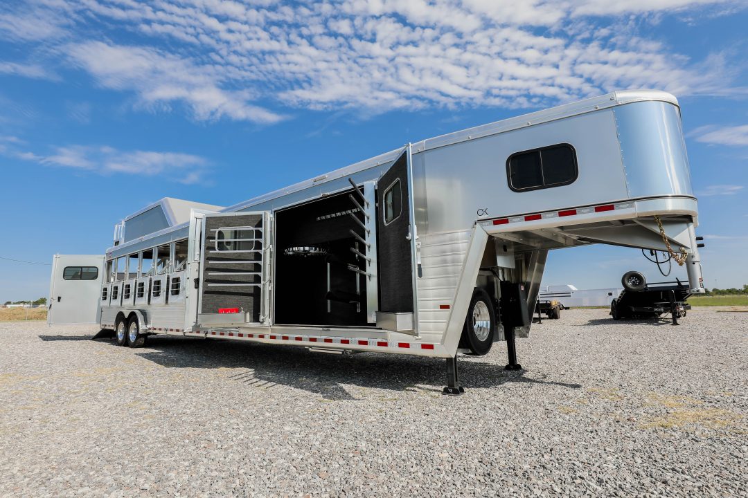 New 2027 Hart Trailer T8HG SMART TACK XL Horse Trailer