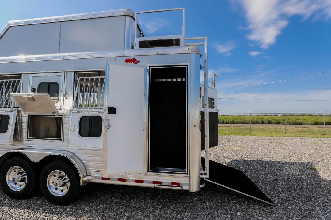 New 2027 Hart Trailer T8HG SMART TACK XL Horse Trailer