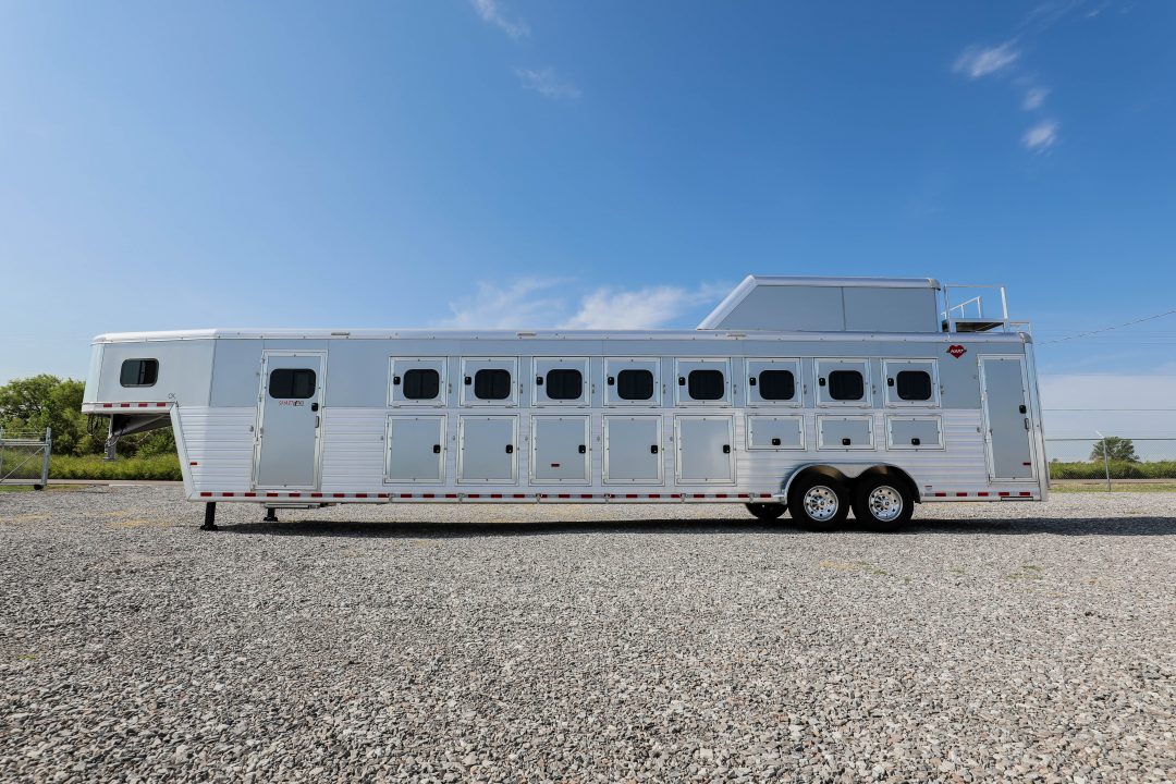 New 2027 Hart Trailer T8HG SMART TACK XL Horse Trailer