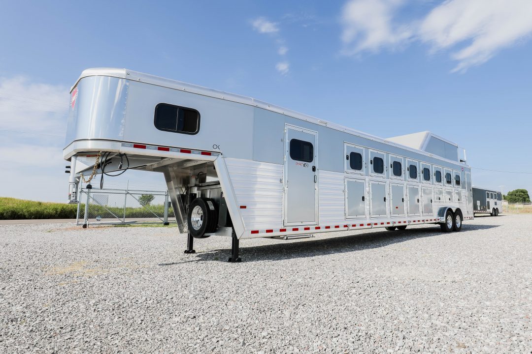 New 2027 Hart Trailer T8HG SMART TACK XL Horse Trailer