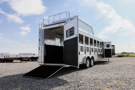 New 2027 Hart Trailer T8HG SMART TACK XL Horse Trailer