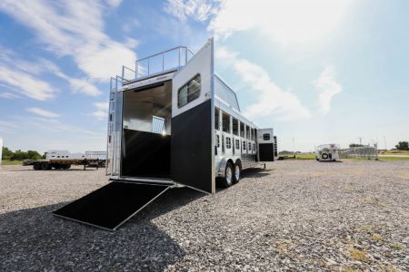 New 2027 Hart Trailer T8HG SMART TACK XL Horse Trailer