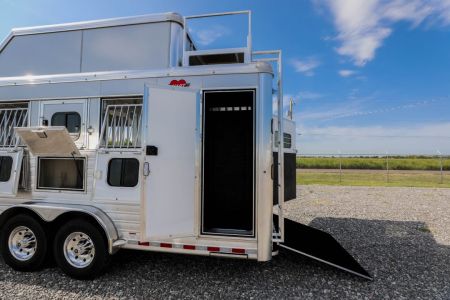 New 2027 Hart Trailer T8HG SMART TACK XL Horse Trailer