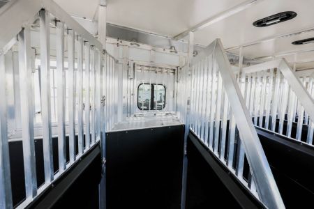 New 2027 Hart Trailer T8HG SMART TACK XL Horse Trailer