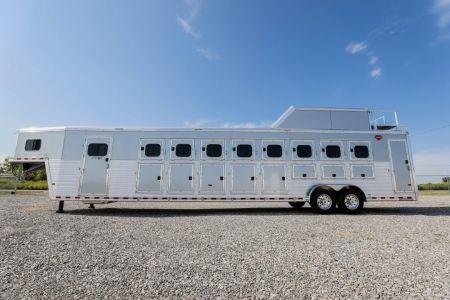 New 2027 Hart Trailer T8HG SMART TACK XL Horse Trailer