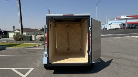 New 2026 Look Trailers 5X8 ST DLX FLAT TOP V-NOSE 3K Cargo / Enclosed Trailer