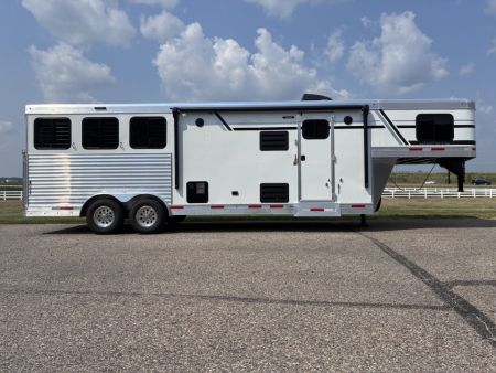 New 2027 SMC Patriot 3H 9'LQ Horse Trailer