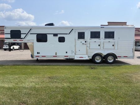 New 2027 SMC Patriot 3H 9'LQ Horse Trailer