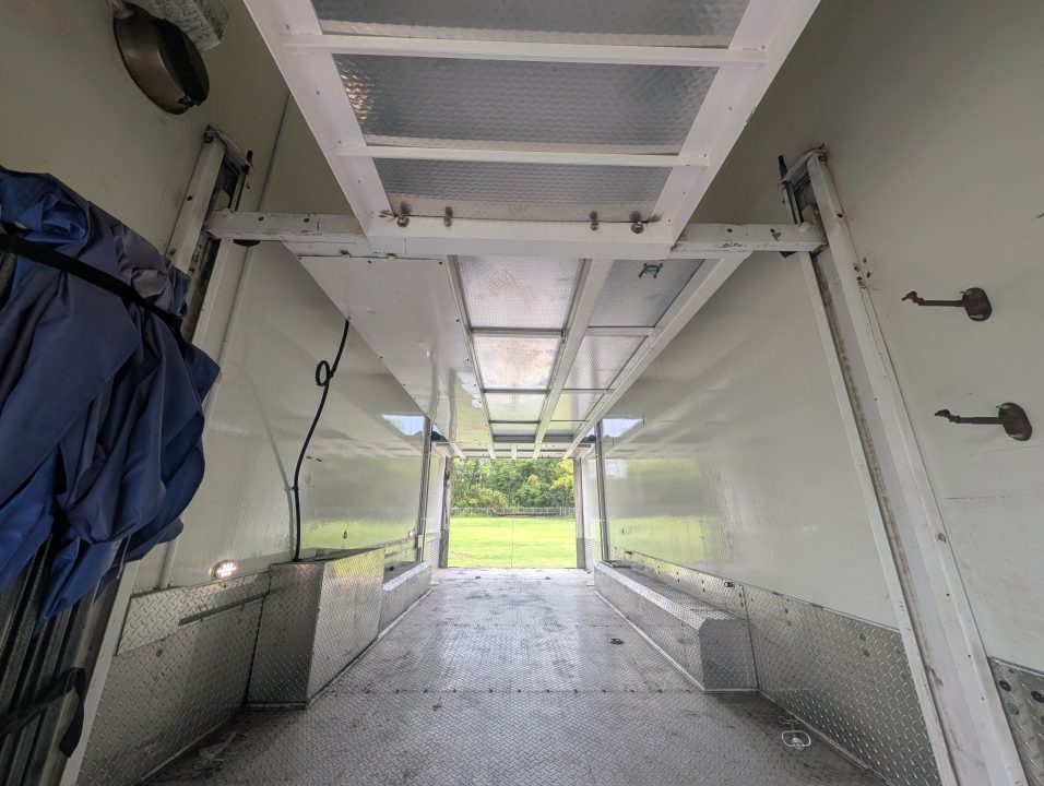 Used 2003 8.5X32 Renegade Stacker