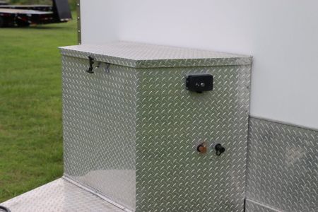 Used 2003 8.5X32 Renegade Stacker