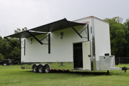 Used 2003 8.5X32 Renegade Stacker