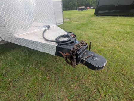 Used 2003 8.5X32 Renegade Stacker