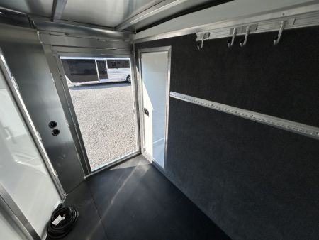 New 2027 Sundowner Showman GT 2724