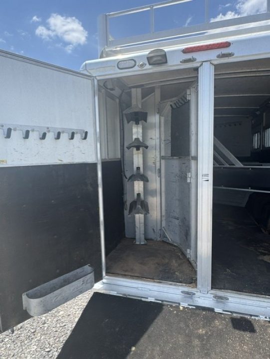 Used 2007 Cimarron Trailers 4H 12' SW LQ Horse Trailer