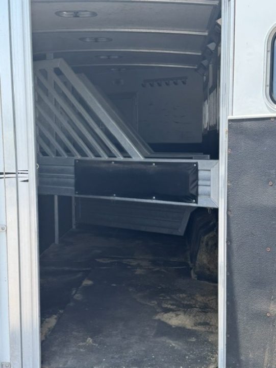 Used 2007 Cimarron Trailers 4H 12' SW LQ Horse Trailer