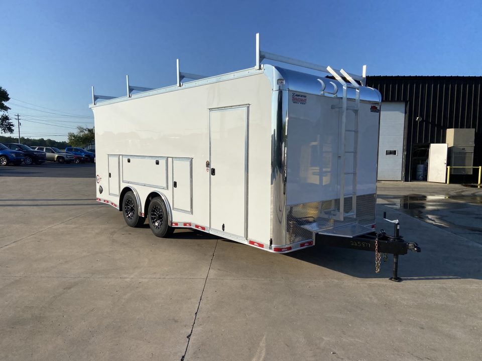 New United Trailers UXT-8.5X20 Contractor