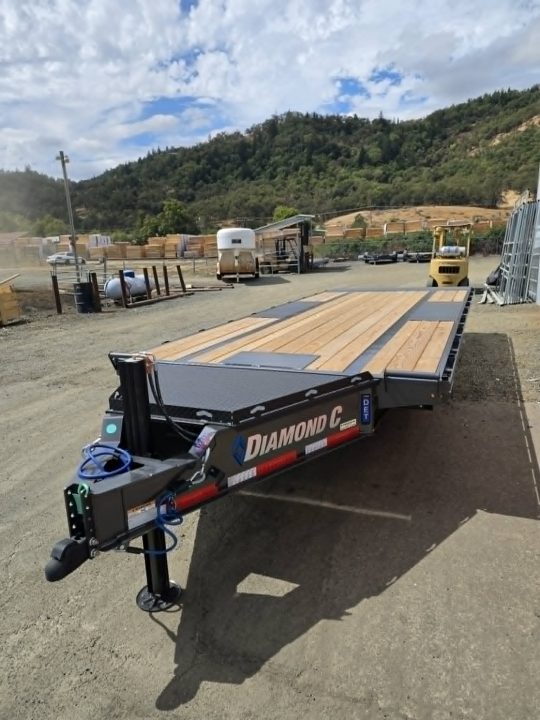 New DECKOVER 2026 Diamond C Trailers DET207 20' X 102" 15500 GVWR FULL TILT BLUETOOTH HYDRAULIC JACK UPGRADED METALLIC GRAY TRAILER