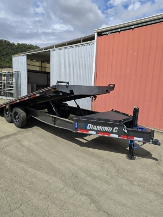 New DECKOVER 2026 Diamond C Trailers DET207 20' X 102" 15500 GVWR FULL TILT BLUETOOTH HYDRAULIC JACK UPGRADED METALLIC GRAY TRAILER