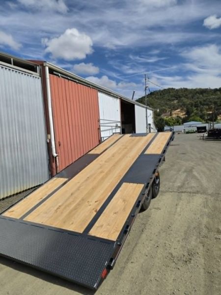 New DECKOVER 2026 Diamond C Trailers DET207 20' X 102" 15500 GVWR FULL TILT BLUETOOTH HYDRAULIC JACK UPGRADED METALLIC GRAY TRAILER
