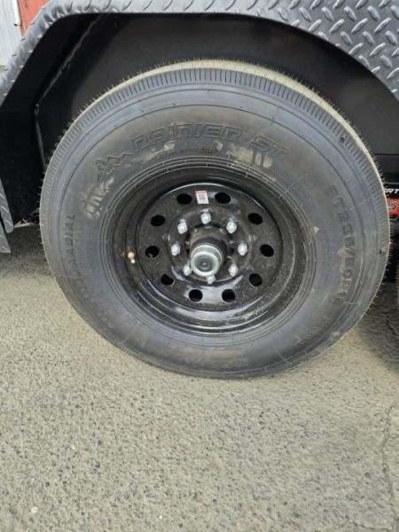 New SALE! SPLIT TILT 2027 Diamond C Trailers HDT207 82X20 Equipment Trailer 15500 GVWR CARBON METALLIC GRAY