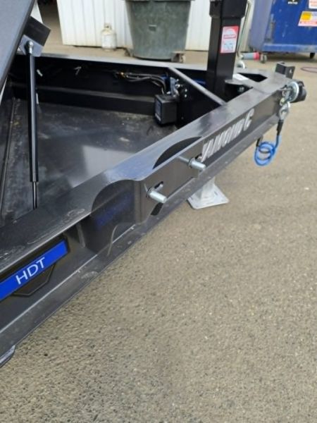 New SALE! SPLIT TILT 2027 Diamond C Trailers HDT207 82X20 Equipment Trailer 15500 GVWR CARBON METALLIC GRAY