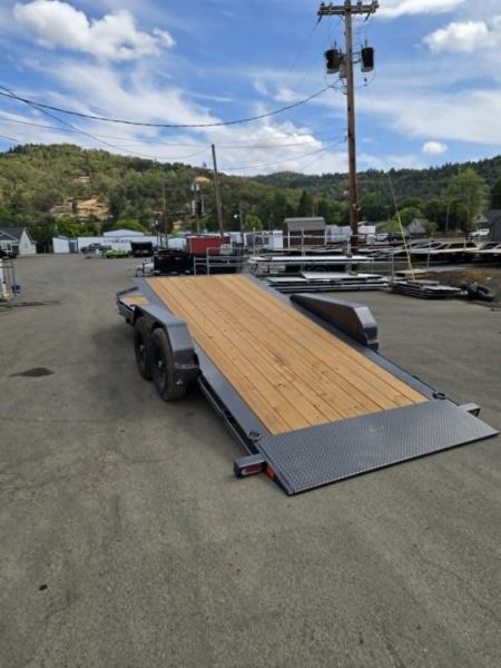 New SALE! SPLIT TILT 2027 Diamond C Trailers HDT207 82X20 Equipment Trailer 15500 GVWR CARBON METALLIC GRAY