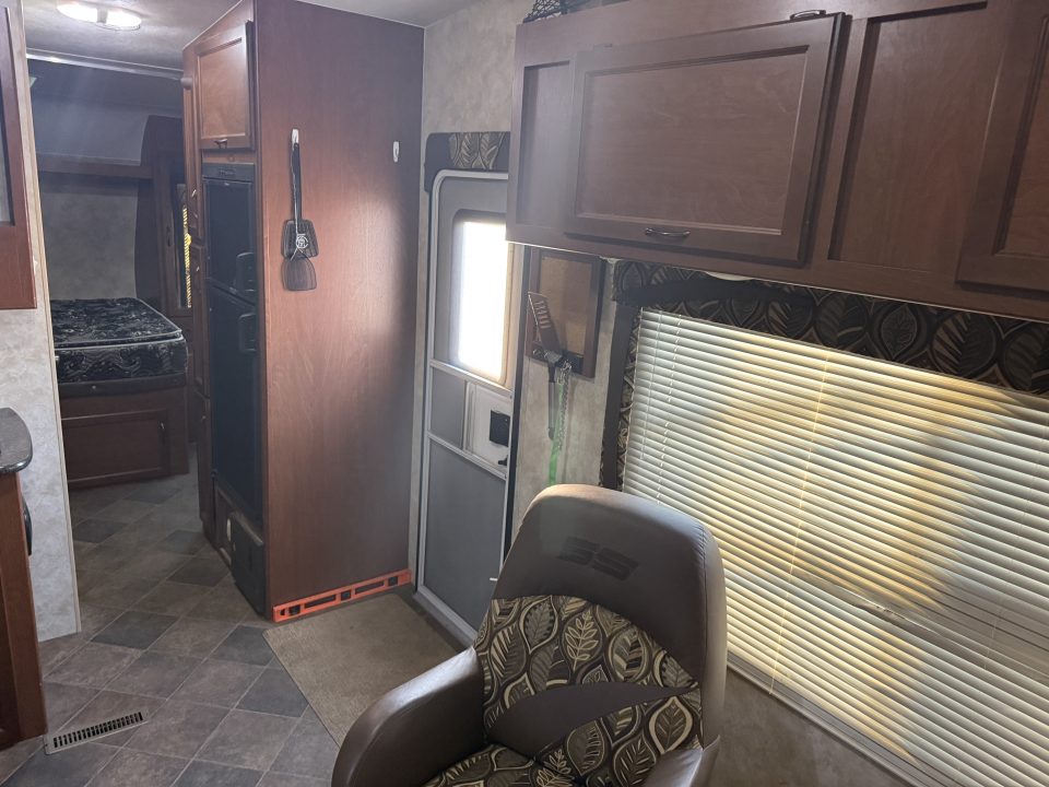Used 2013 Pacific Coachworks SANDSPORT 24 FBSL Travel Trailer