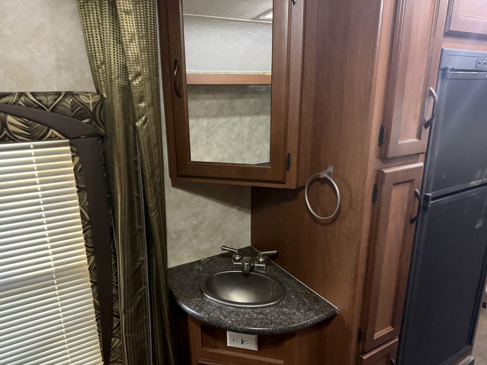 Used 2013 Pacific Coachworks SANDSPORT 24 FBSL Travel Trailer